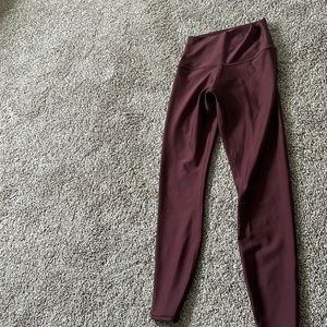ALO Yoga High-Rise Leggings in Burgundy